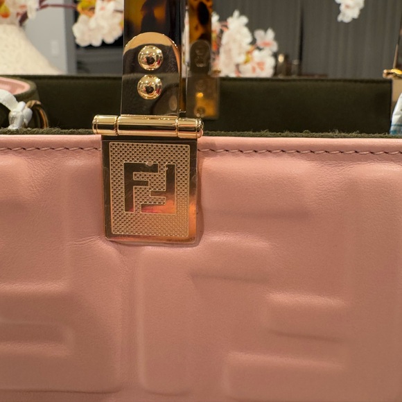 FENDI SUNSHINE EMBOSSED FF LEATHER TOTE BAG + charm - Picture 4 of 10